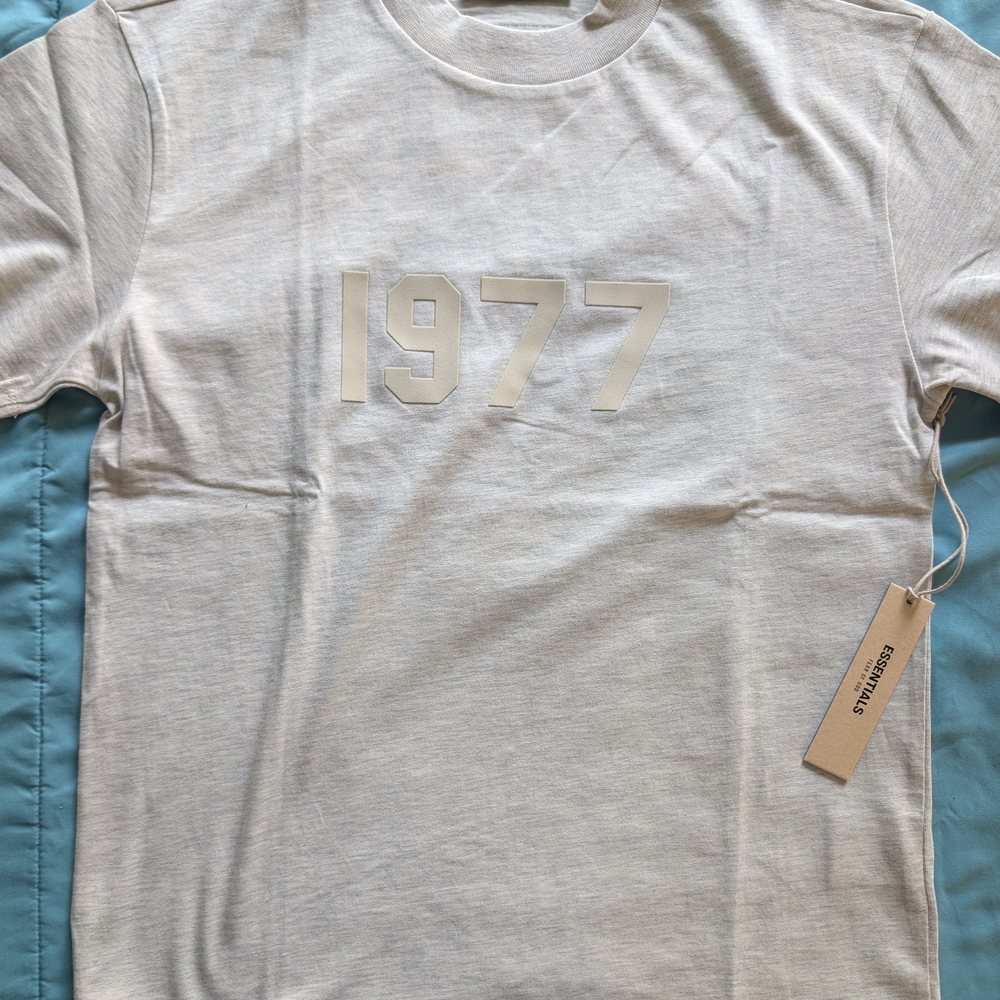 Essentials Fear of God - Light Oatmeal 1977 - Small